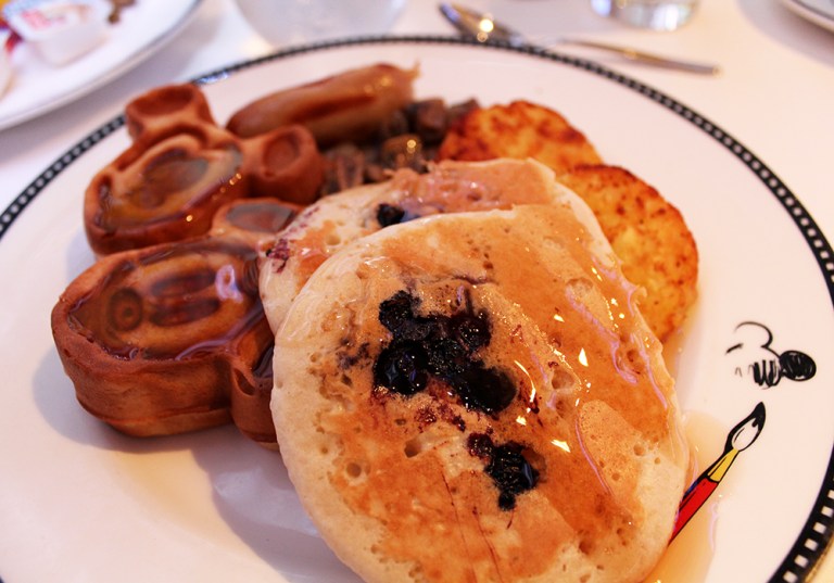 CHARACTER-BREAKFAST_5