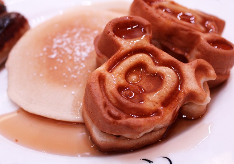 CHARACTER-BREAKFAST_7